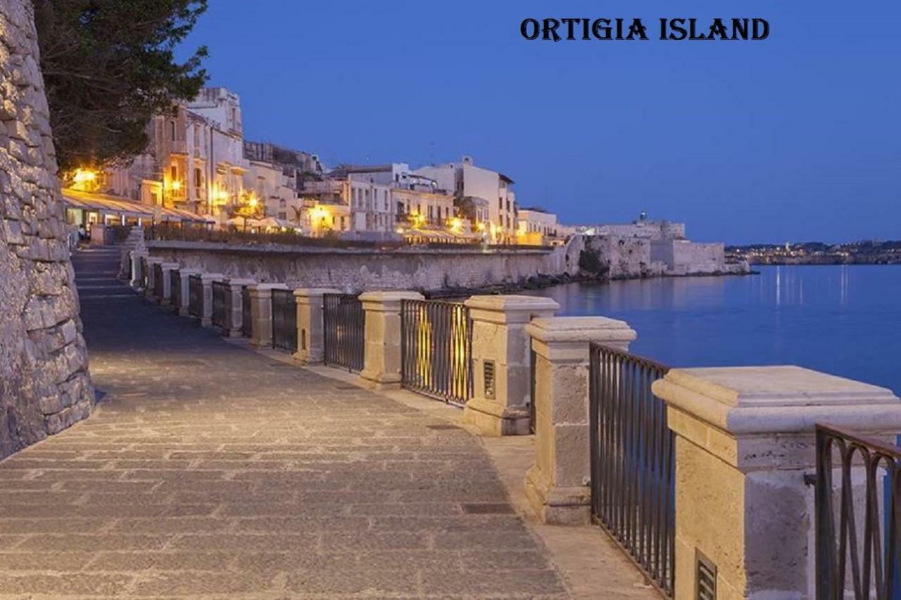 Eracles House Near Ortigia Island Apartment Syracuse Bagian luar foto